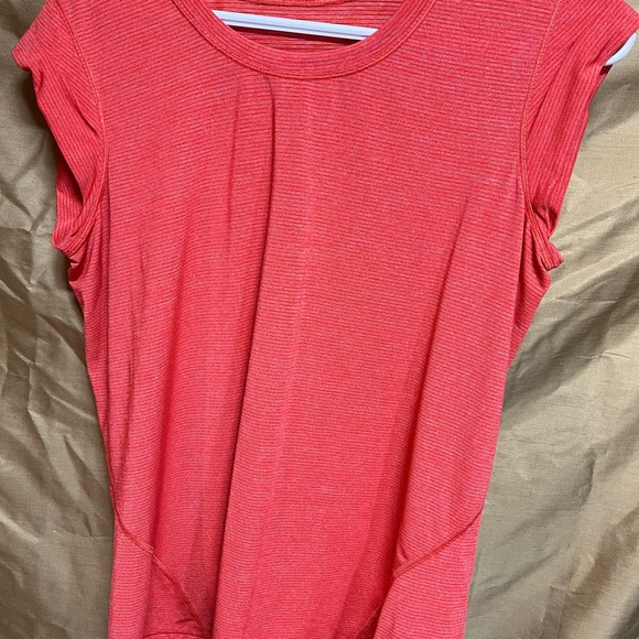Lululemon size 6. $$$$ Reduced!!! - Picture 4 of 5
